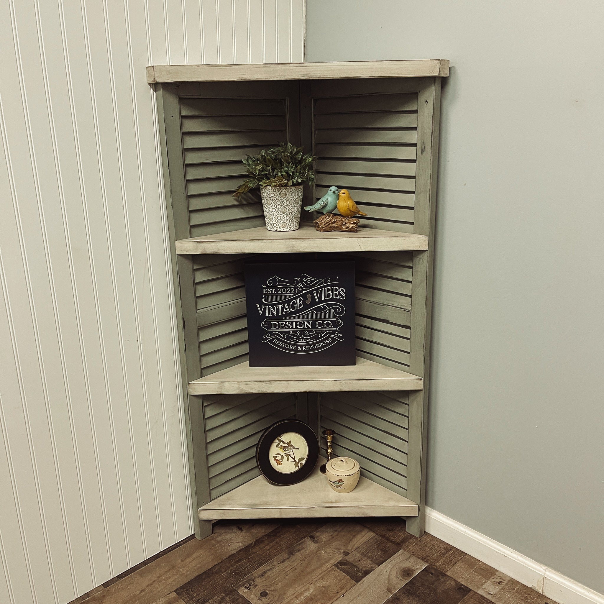 Shutter Corner Shelf - Sage/White