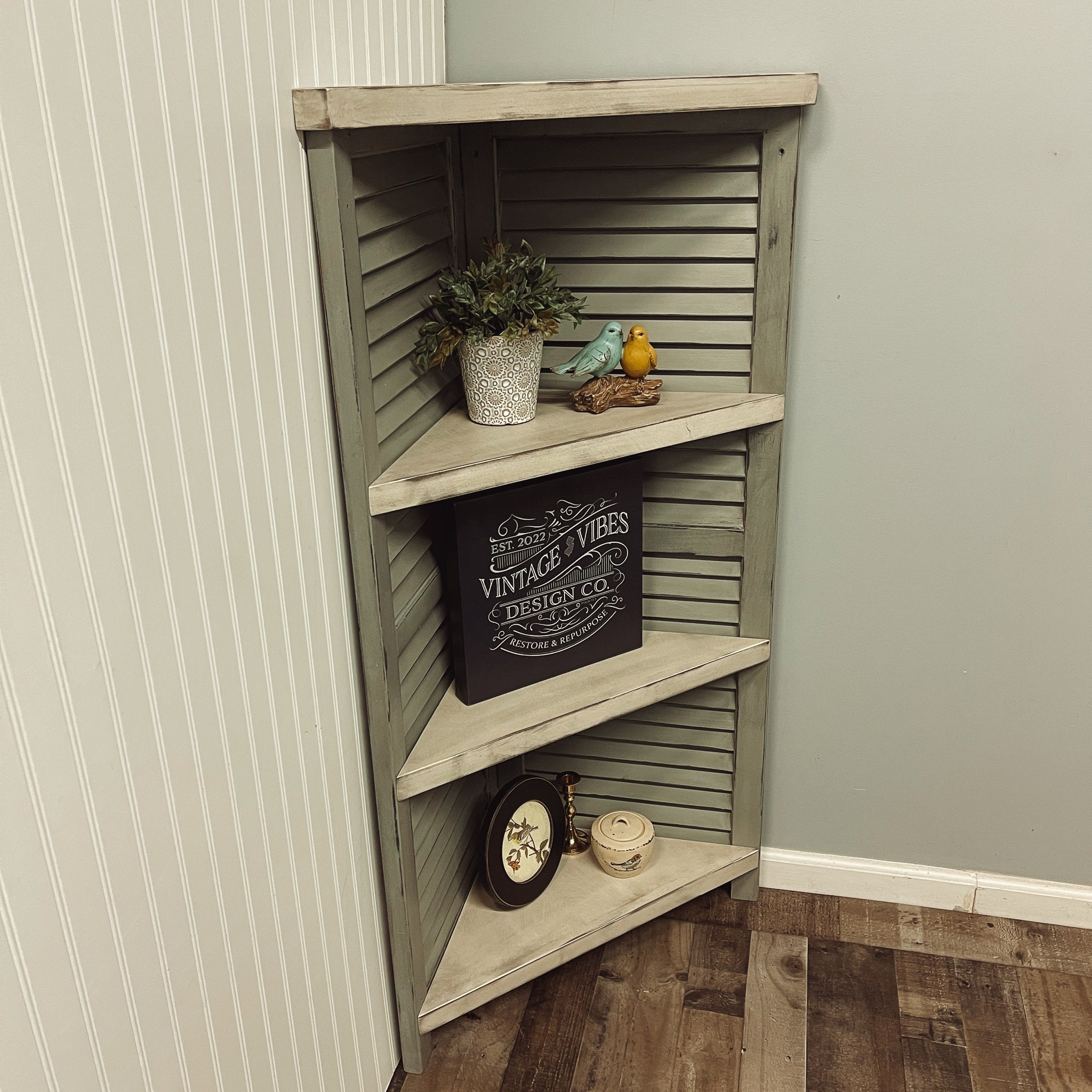 Shutter Corner Shelf - Sage/White