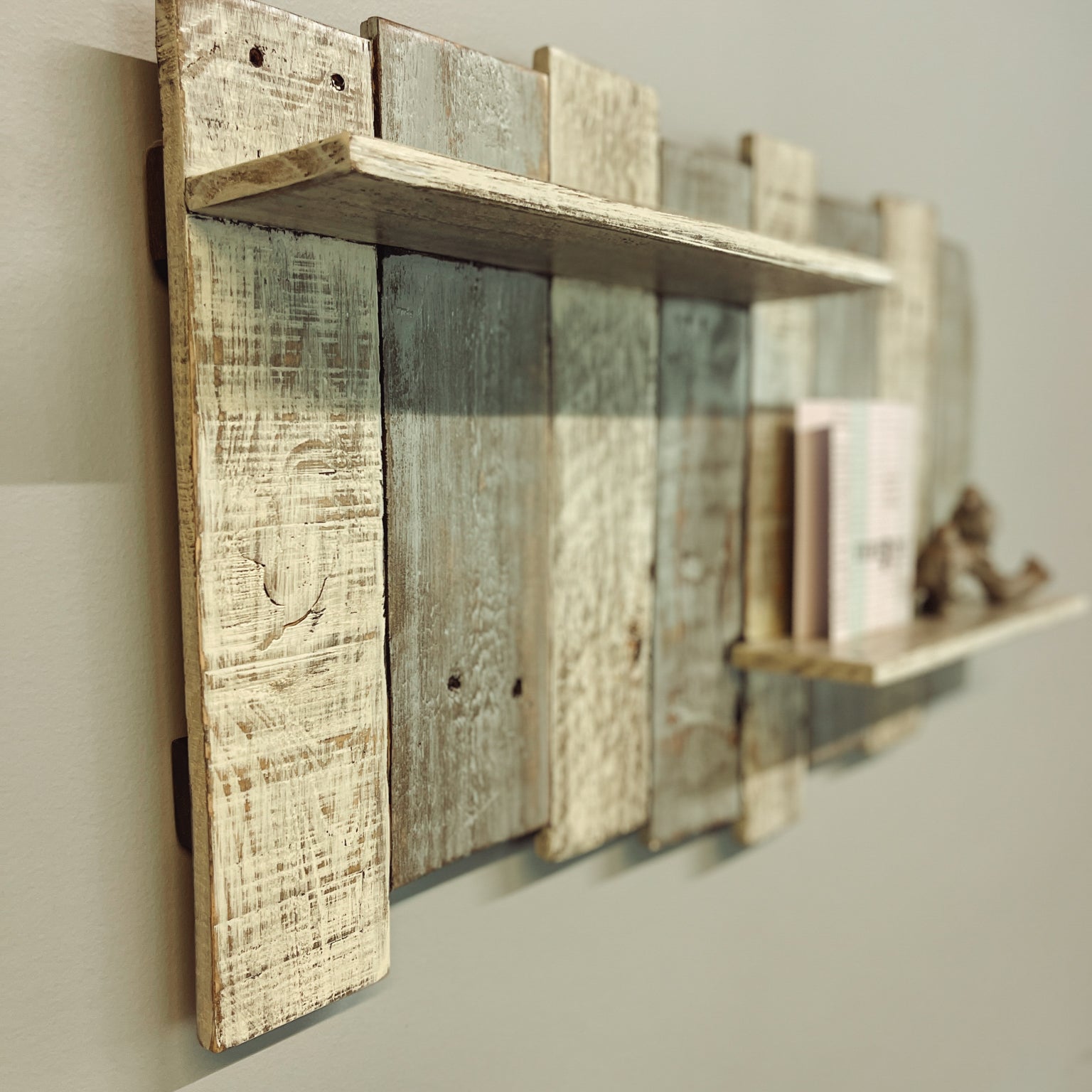 Pallet Wood Decorative Shelf