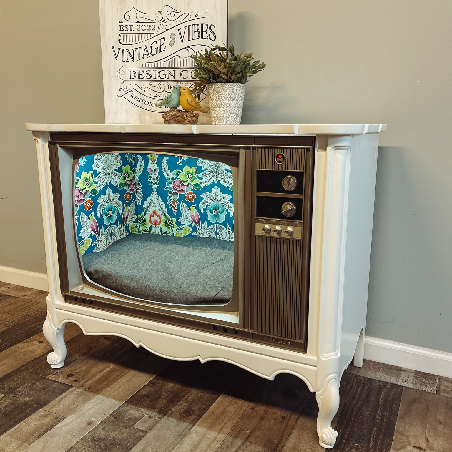 Vintage TV Cabinet Pet Bed - White